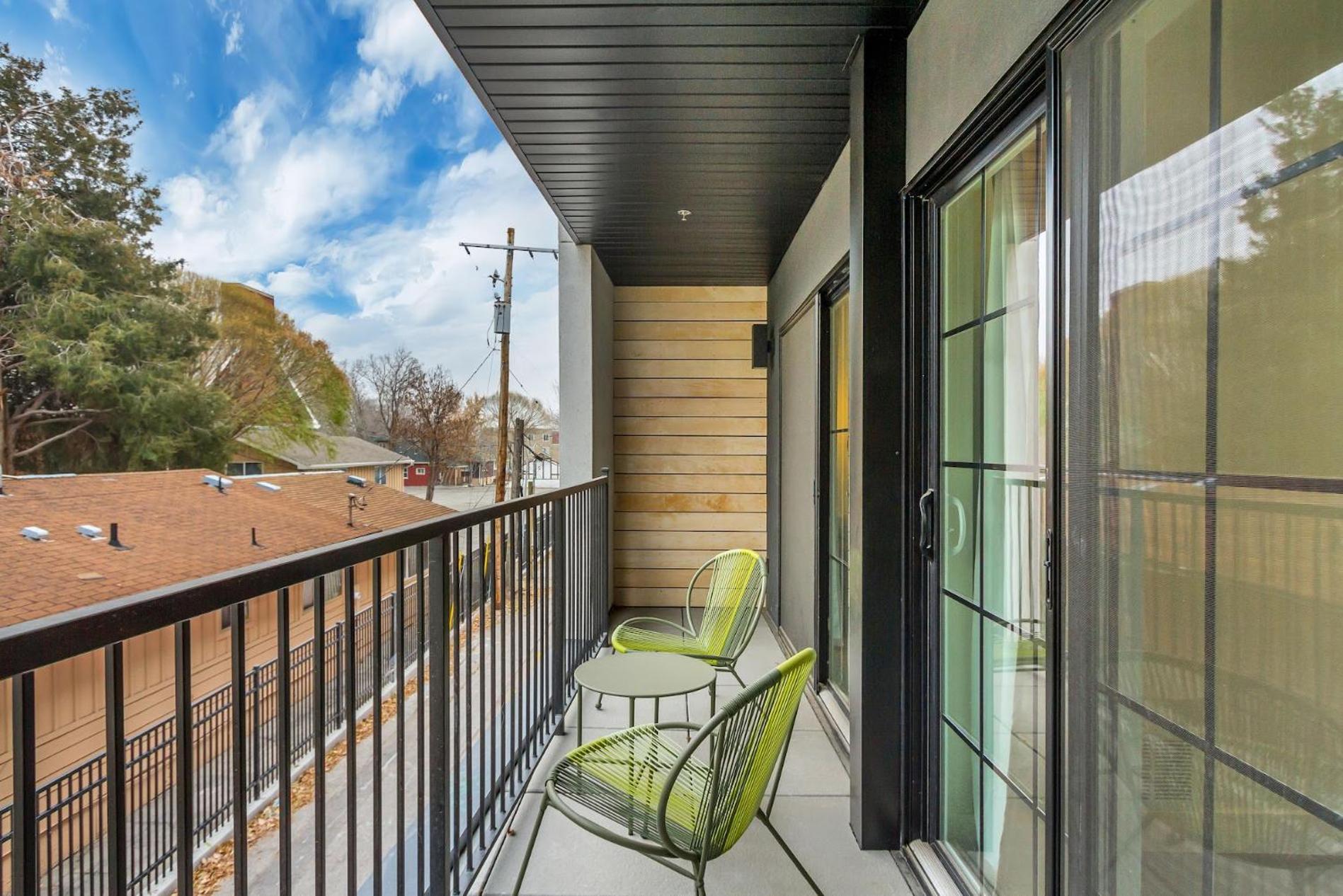 Maven Apartment *
